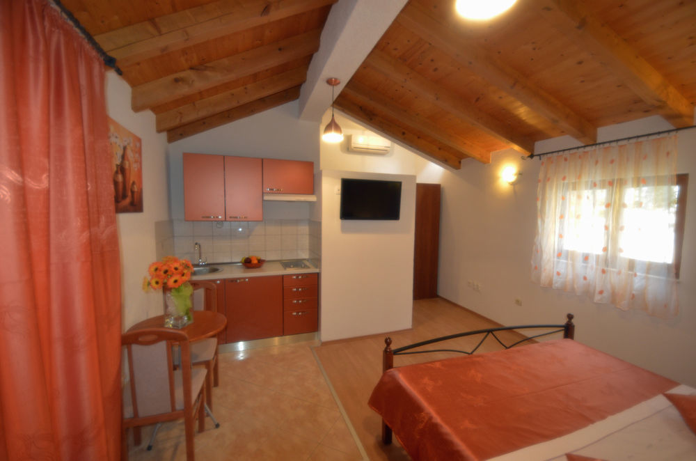 Kuzma Rooms And Apartments 스플리트 외부 사진